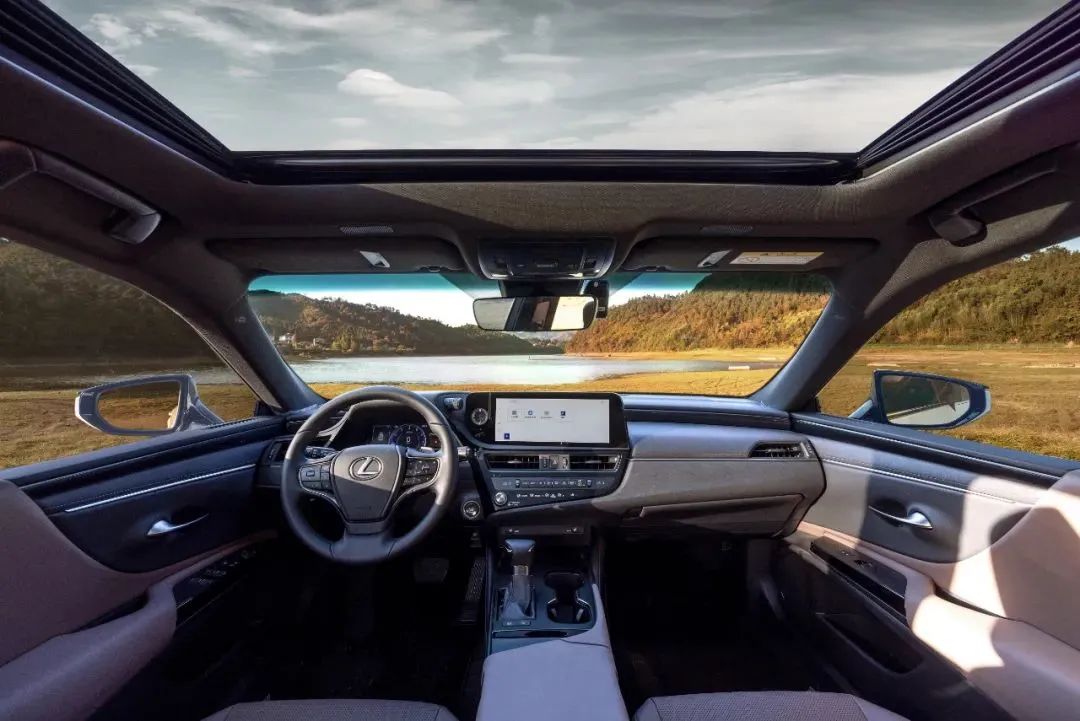 雷克薩斯ES顔值哇塞、價格更哇塞!!!(圖2) 雷克薩斯ES顔值哇塞、價格更哇塞!!!(圖2)