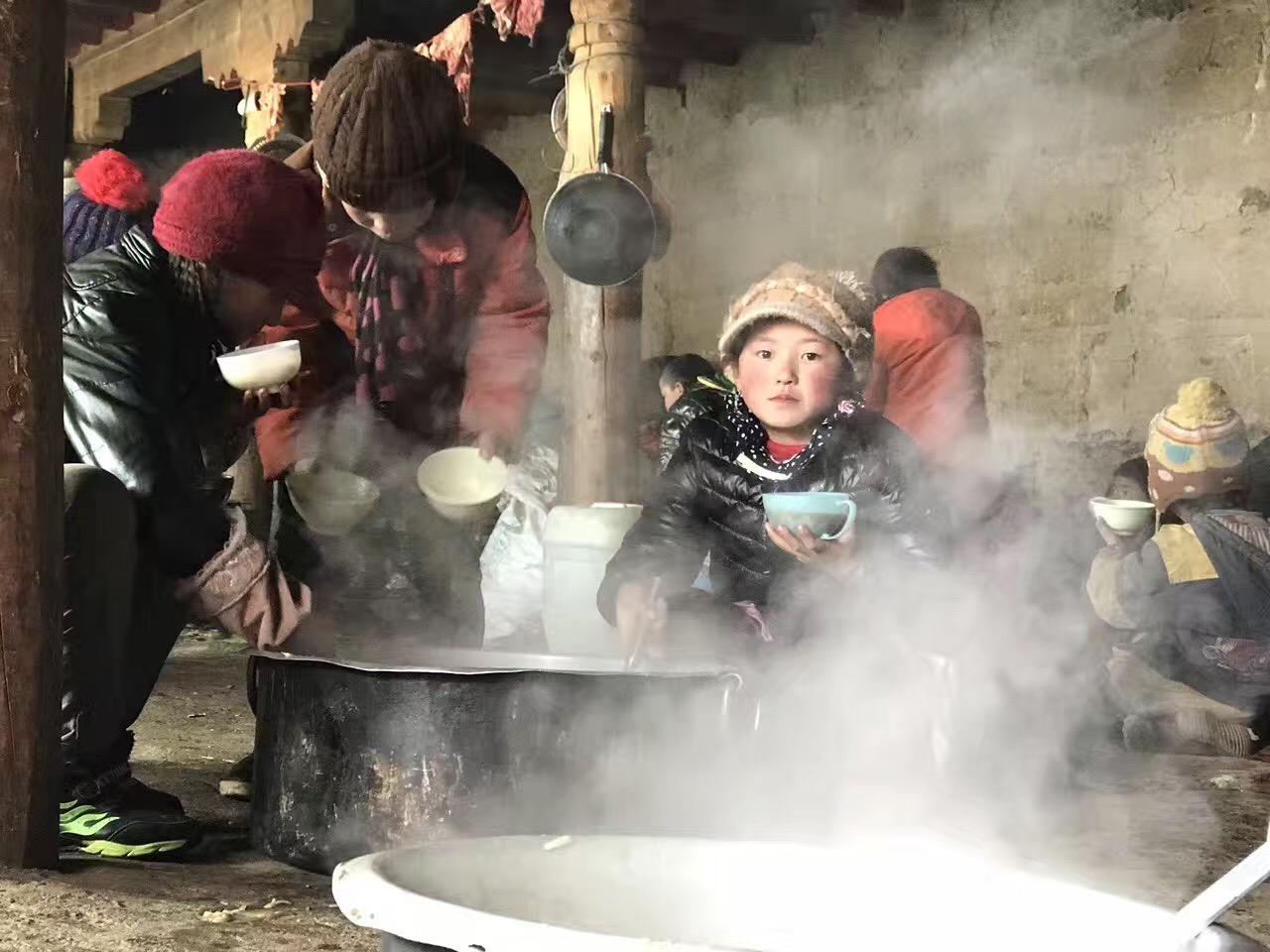 鴻粵公益回顧丨家國(guó)同歡月同圓 溫暖滿載甘孜州(圖10)