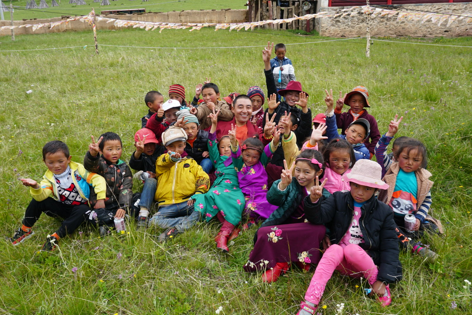 鴻粵公益回顧丨家國(guó)同歡月同圓 溫暖滿載甘孜州(圖14)