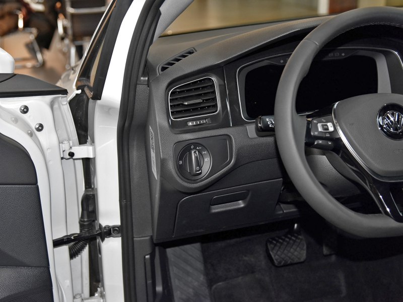 德國(guó)純電動e-Golf—内飾(圖5)