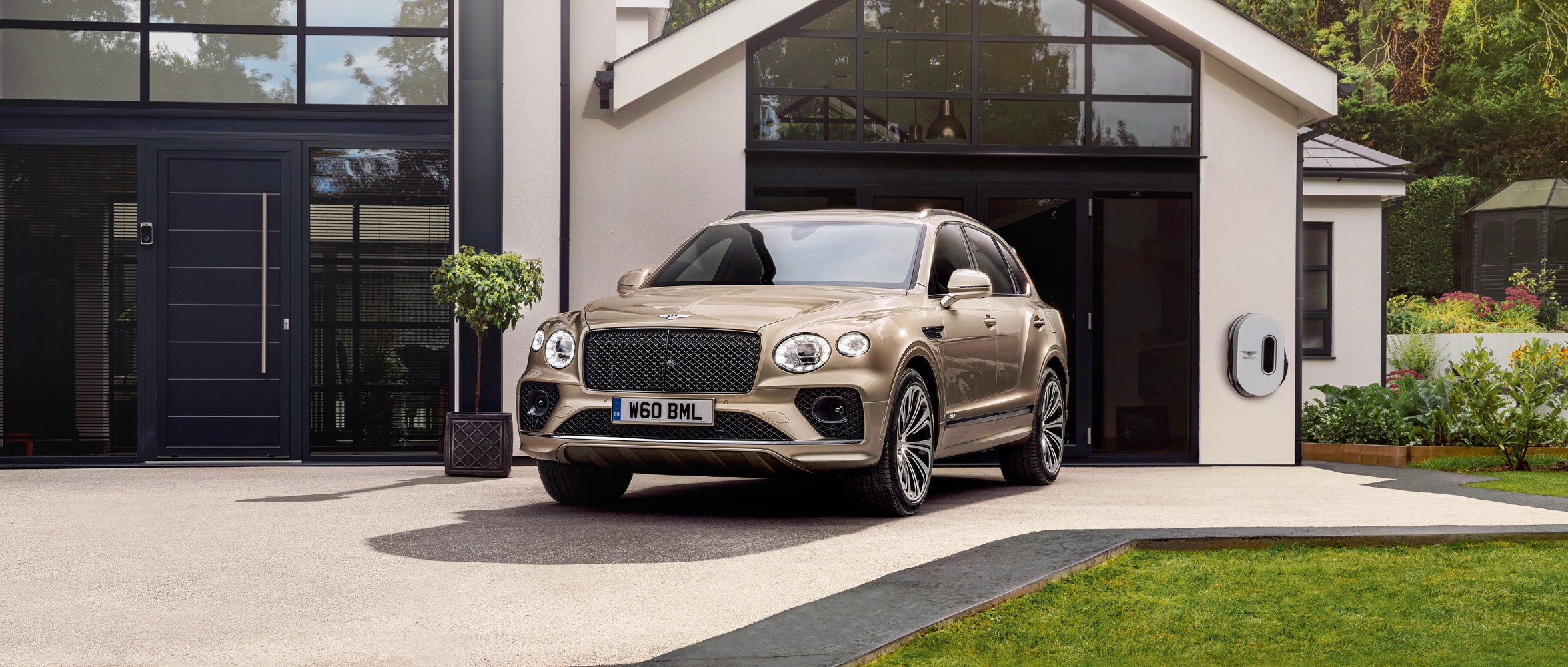 新添越插電混動版,馭領新未來(lái)