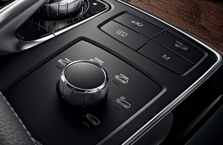 GLE 400 4MATIC 臻藏版(圖15) 動态操控選擇控制器,無視坎坷