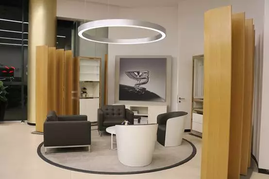 榮譽丨熱(rè)烈祝賀賓利廣州-體(tǐ)育中心榮獲“最具潛力經銷商”及“卓越售後經銷商”兩項殊榮(圖8) 榮譽丨熱(rè)烈祝賀賓利廣州-體(tǐ)育中心榮獲“最具潛力經銷商”及“卓越售後經銷商”兩項殊榮(圖8)