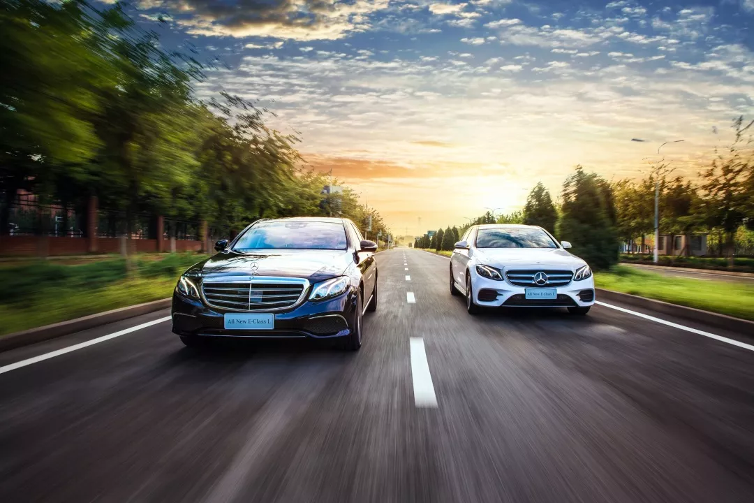 智者,大(dà)成丨新款梅賽德斯-奔馳E級車煥“芯”上市 再領豪華行政座駕典範(圖6) 智者,大(dà)成丨新款梅賽德斯-奔馳E級車煥“芯”上市 再領豪華行政座駕典範(圖6)