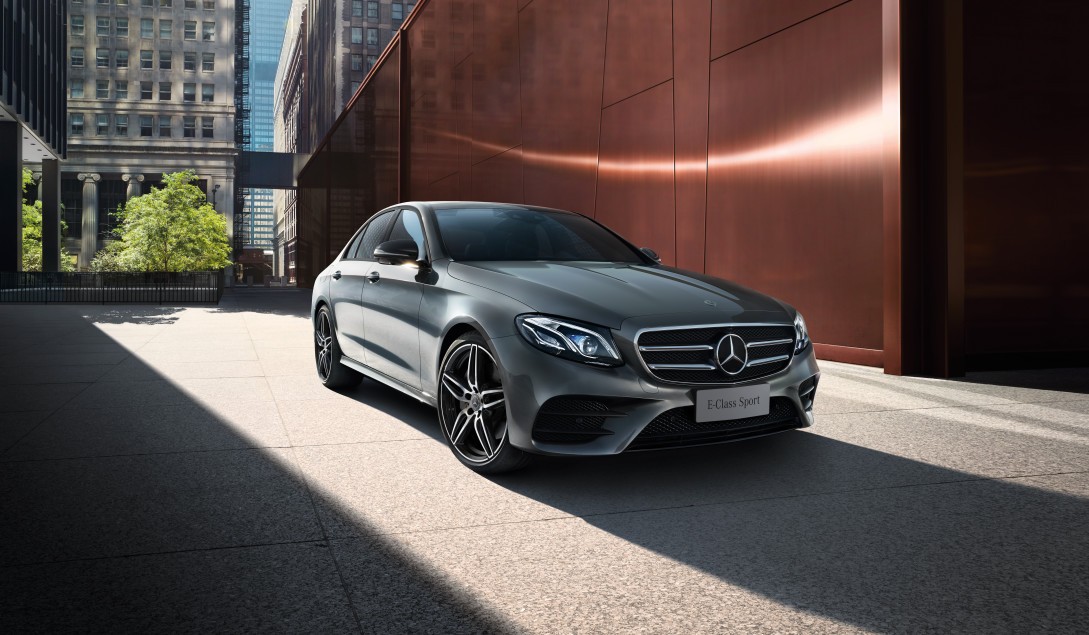 智者，大(dà)成丨新款梅賽德斯-奔馳E級車煥“芯”上市 再領豪華行