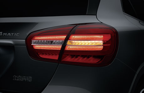 “煙熏魅惑”LED高性能大(dà)燈和LED星辰尾燈