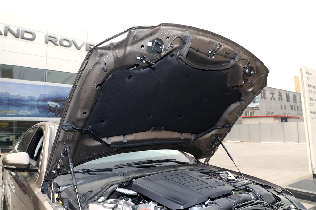 捷豹XFL紳士風(fēng)引爆全場,寶馬5系靠邊站(zhàn)(圖4) 捷豹XFL紳士風(fēng)引爆全場,寶馬5系靠邊站(zhàn)(圖4)